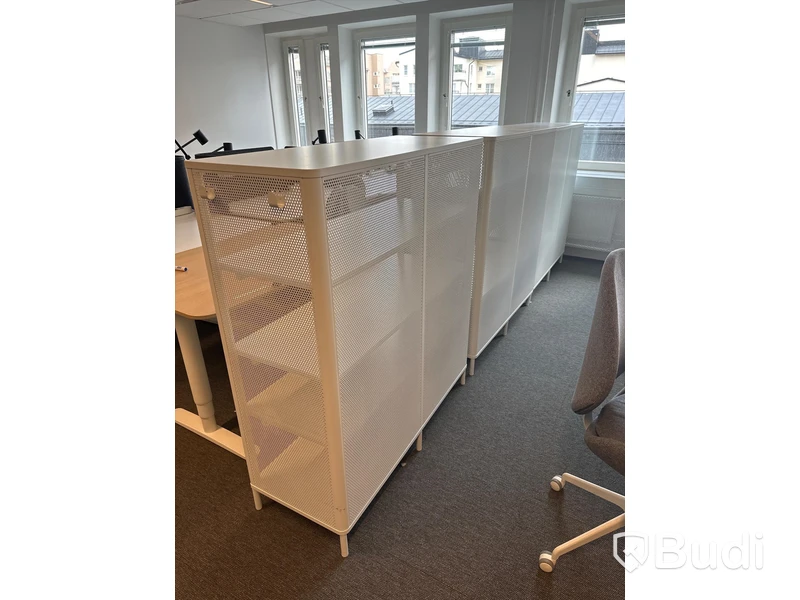 3 st. Hyllor i metall 121x45x133 cm