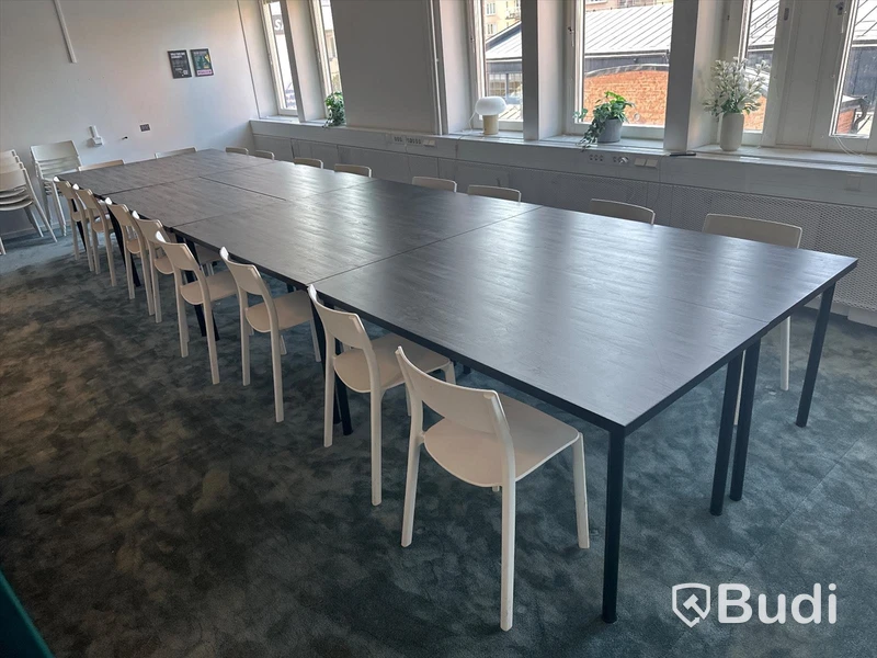 8 st. konferensbord samt 30 st. stolar