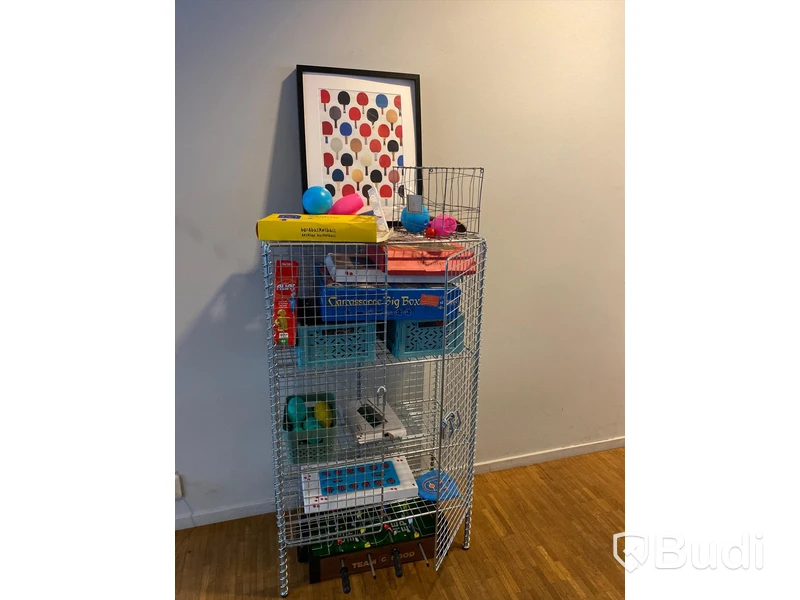 Hylla med blandade spel