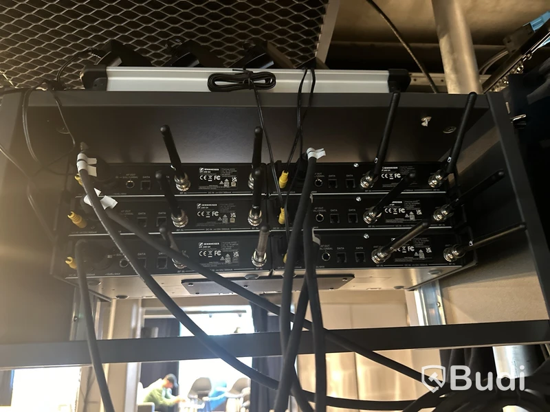 Rack Thon Studio line och 6 st Sennheiser EM 100 64