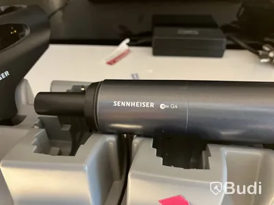 3 st. laddstationer till trådlösa mikrofoner samt en mikrofon, Sennheiser