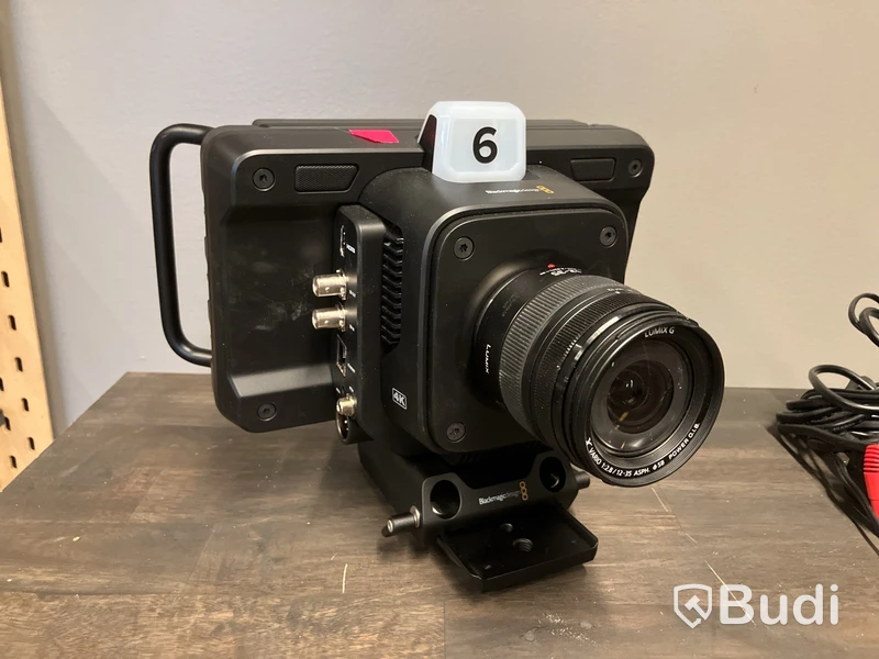Videokamera och lins, Blackmagicdesign och Lumix G