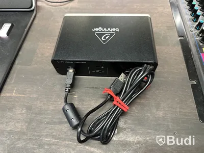 Behringer u-phoria UMC22 med kabel