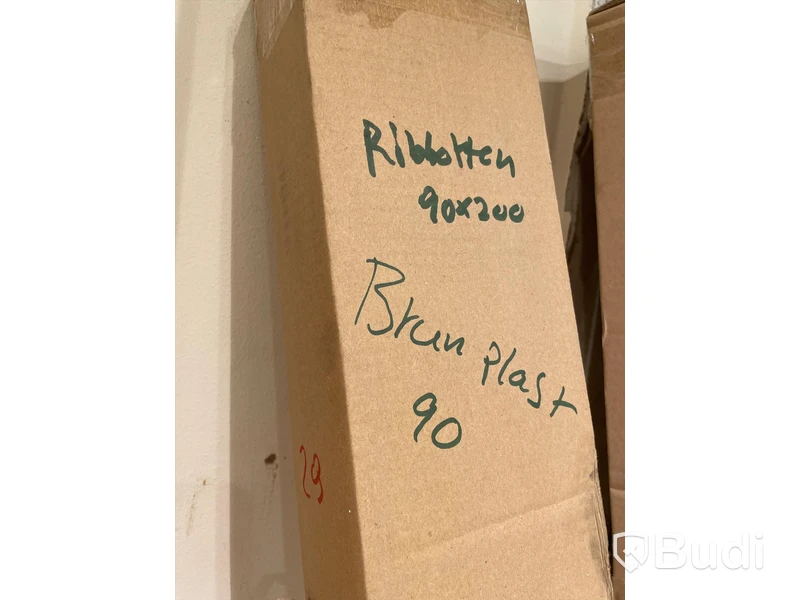 Ribbotten 90x200 cm Brun plast Nypris: 2790 kr