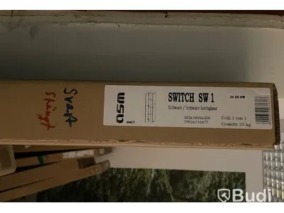 Vitrin Switch 180 svart, 180x30x30 cm Nypris: 1190 kr