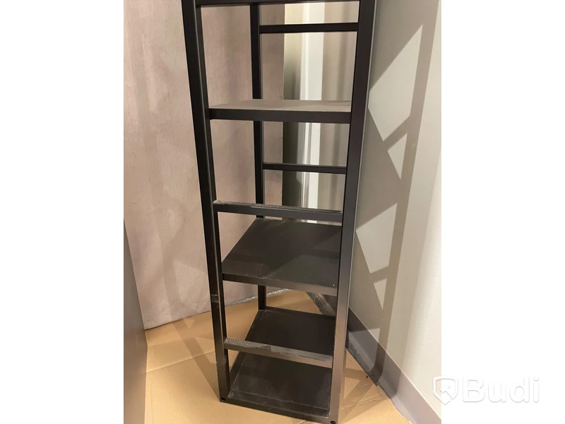 Bokhylla 25x31x176 cm