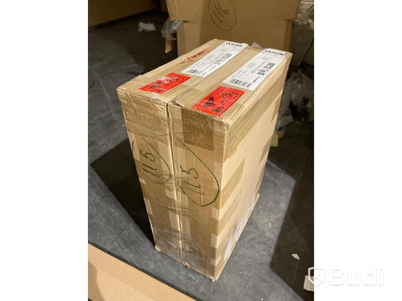 Switch typ 05 svart, 30x30x25 cm Nypris: 990 kr
