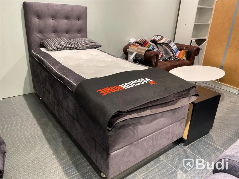Boxbed Kontinentalsäng med förvaring 90x200 cm Nypris: 8990 kr