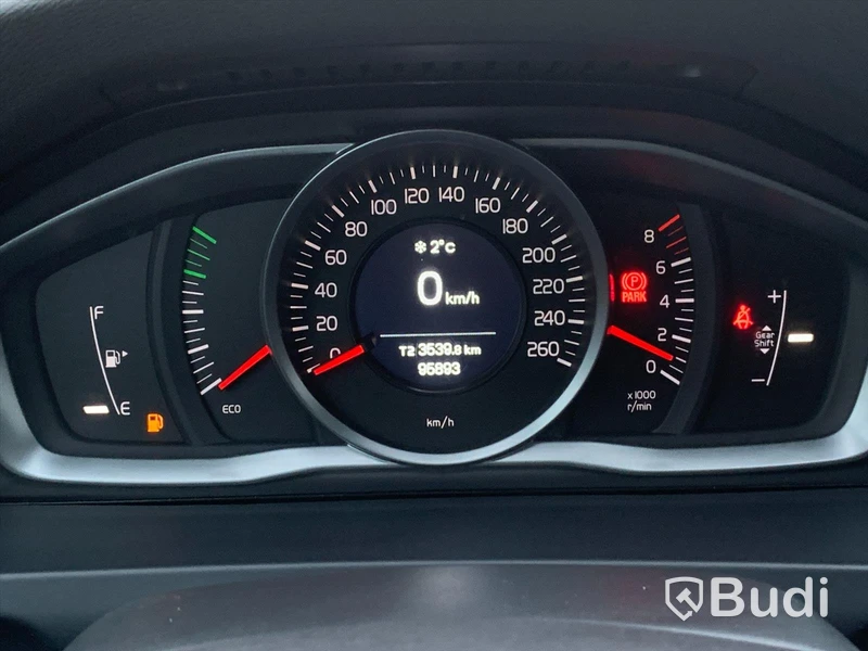 Körskolebil Volvo V60 T3 -2017 | Manuell | 9590mil