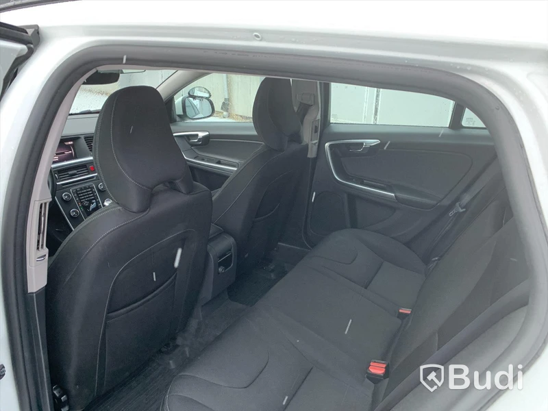 Körskolebil Volvo V60 T3 -2017 | Manuell | 9590mil