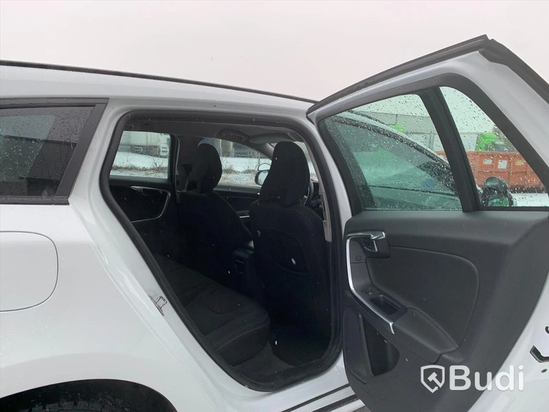Körskolebil Volvo V60 T3 -2017 | Manuell | 9590mil