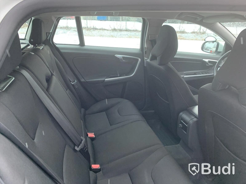 Körskolebil Volvo V60 T3 -2017 | Manuell | 9590mil