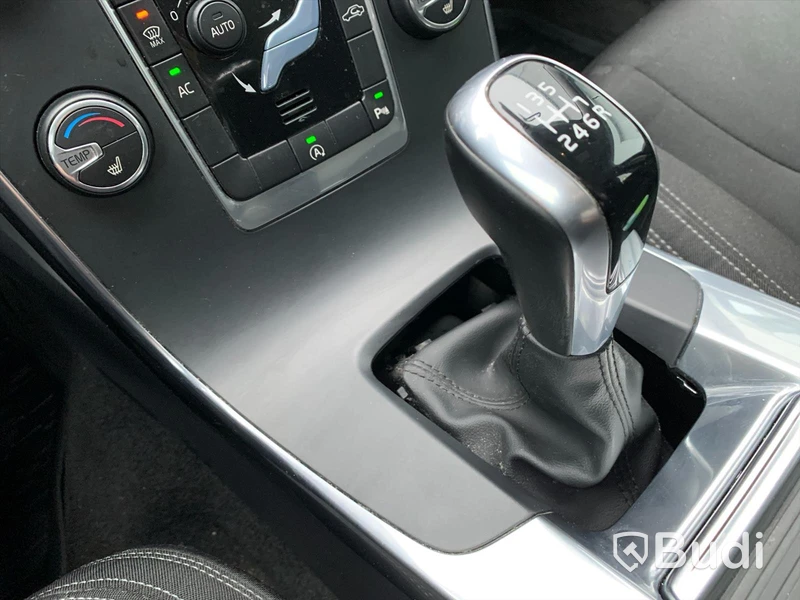 Körskolebil Volvo V60 T3 -2017 | Manuell | 9590mil