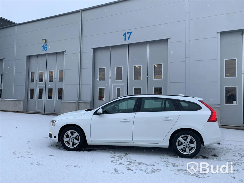 Körskolebil Volvo V60 T3 -2017 | Manuell | 9590mil