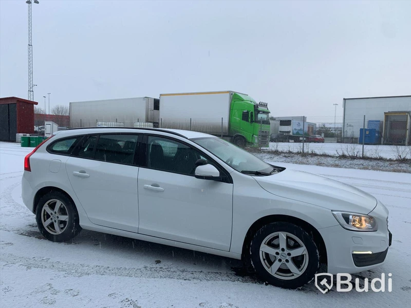 Körskolebil Volvo V60 T3 -2017 | Manuell | 9590mil