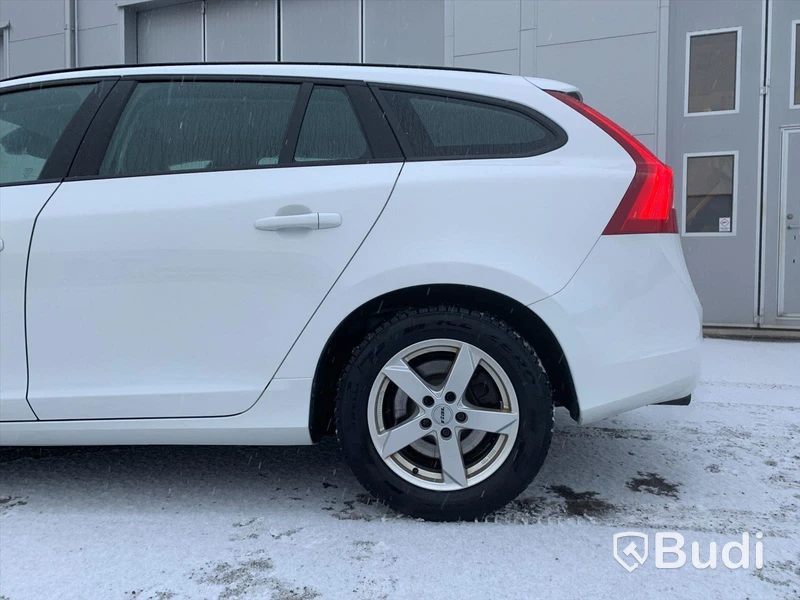 Körskolebil Volvo V60 T3 -2017 | Manuell | 9590mil
