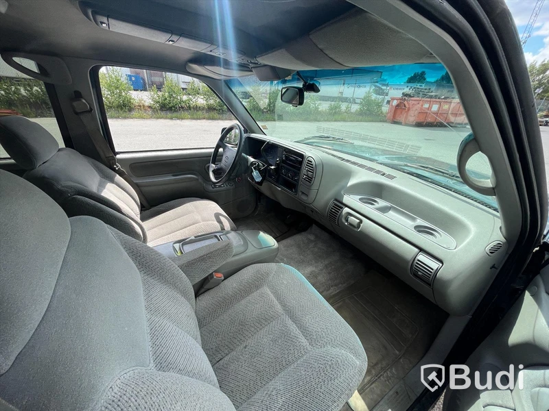 Chevrolet Suburban C1500 5.7 V8 Hydra-Matic | 1996