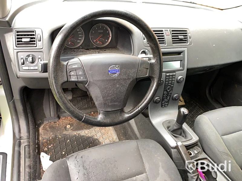 Personbil VOLVO M + V50,-2005 | Repobjekt