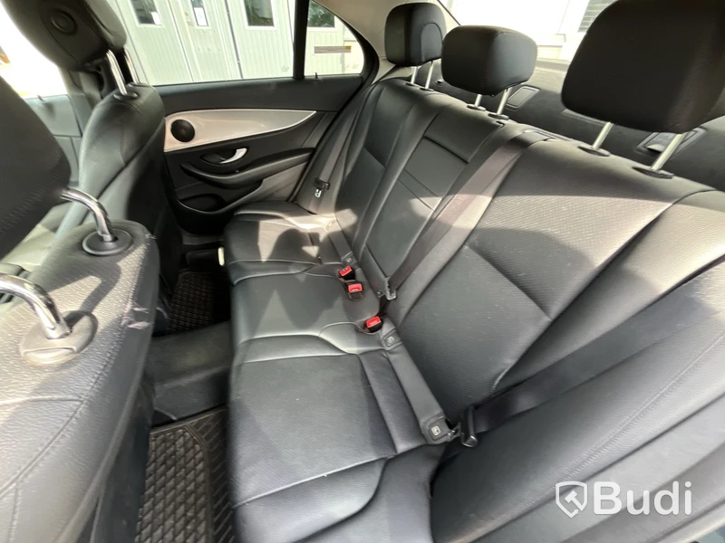 Personbil Mercedes-Benz E220 D -2017 | 9G-Tronic | 194HK | Nybesiktigad UA