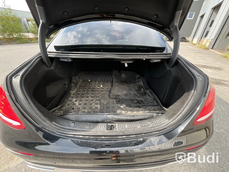 Personbil Mercedes-Benz E220 D -2017 | 9G-Tronic | 194HK | Nybesiktigad UA
