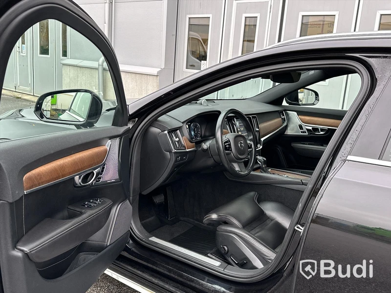 Personbil Volvo V90 D5 AWD Inscription 2017 | Bowers & wilkins  | 21" fälgar | Head-up
