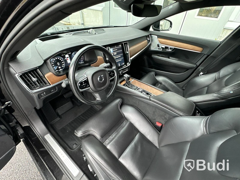 Personbil Volvo V90 D5 AWD Inscription 2017 | Bowers & wilkins  | 21" fälgar | Head-up