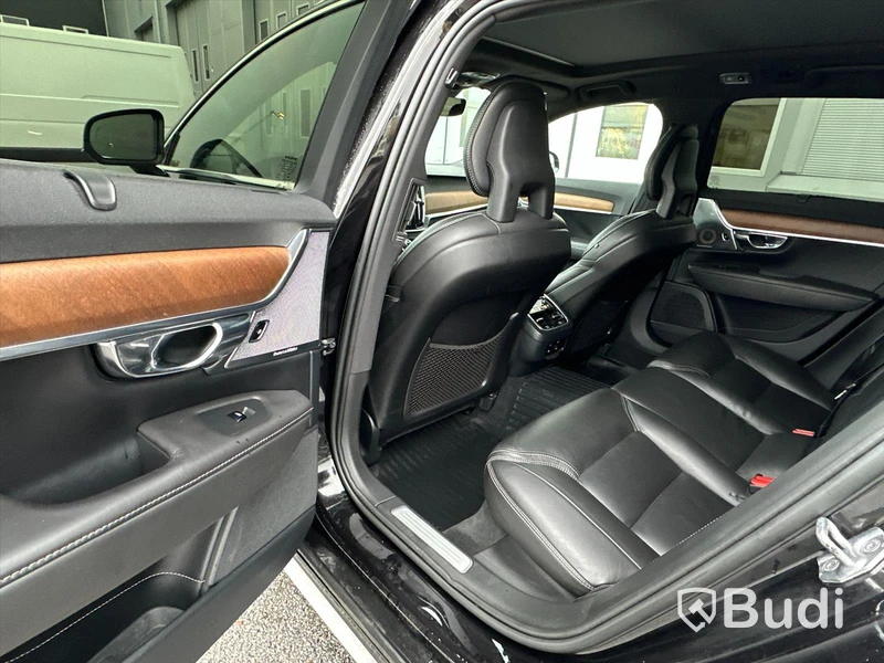 Personbil Volvo V90 D5 AWD Inscription 2017 | Bowers & wilkins  | 21" fälgar | Head-up