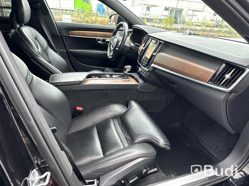 Personbil Volvo V90 D5 AWD Inscription 2017 | Bowers & wilkins  | 21" fälgar | Head-up