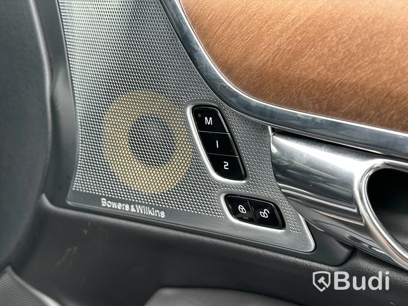 Personbil Volvo V90 D5 AWD Inscription 2017 | Bowers & wilkins  | 21" fälgar | Head-up