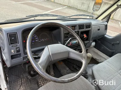 Biltransport Toyota Hiace, lastvikt 1666 kg -1998