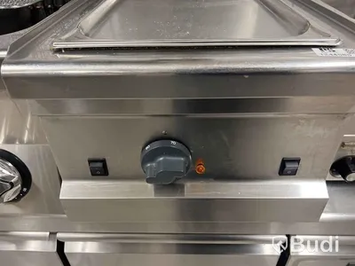 Pommes frites värmeri med värmelampa