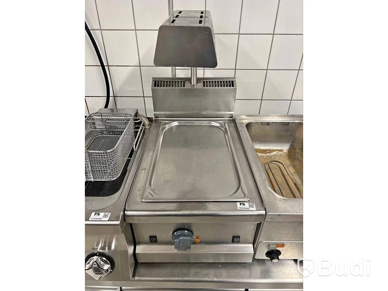 Pommes frites värmeri med värmelampa