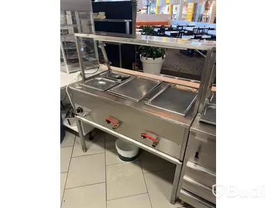 4 st värmeri för buffén exklusive kärl och redskap.