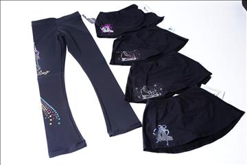 Konståknings Set - 4st kjolar Chloe Noel, 1st tajts ny2 Sportswear - Storlek 160cl. Nypris ca 2566kr.