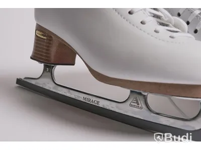 Skridskor - Jackson Elle. FS2130 (Storlek 36). Nypris 2735KR
