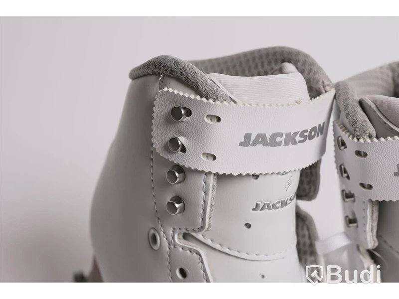 Skridskor - Jackson Elle. FS2130 (Storlek 36). Nypris 2735KR