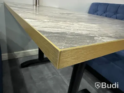 Soffor och bord till komplett pizzeria/restaurang, design Sitz i fint skick -2022