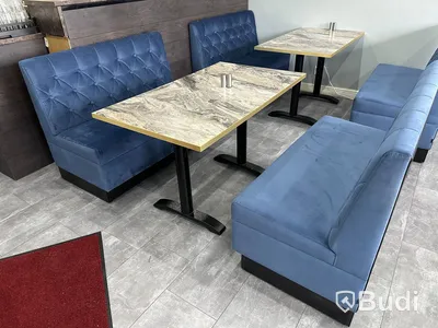 Soffor och bord till komplett pizzeria/restaurang, design Sitz i fint skick -2022