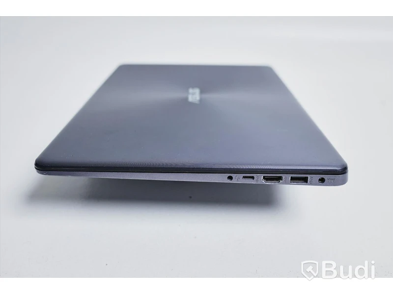 Asus Vivibook F510U OBS! rensad, inget operativ system