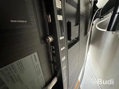 TV Samsung 43 tum 4K Smart TV, UE43NU6025K med väggfäste