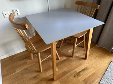 Klaffbord och 2 st stolar