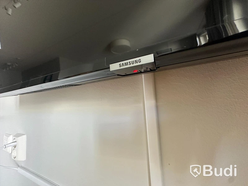 TV Samsung 43 tum 4K Smart TV, UE43NU6025K med väggfäste