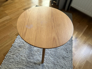 Litet träbord Diameter 40, H 40 cm