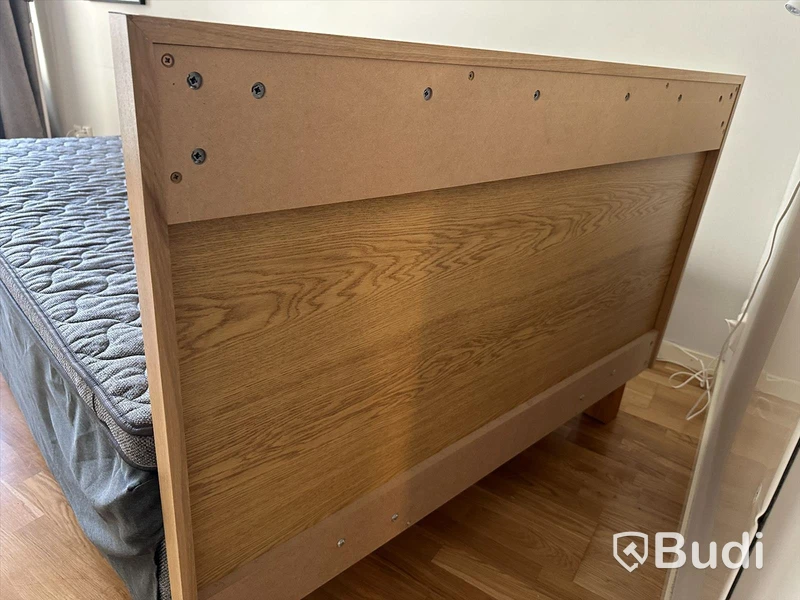 Säng Hilding Anders - Contract 1 med gavel 200x140 cm - tillverkad i Sverige