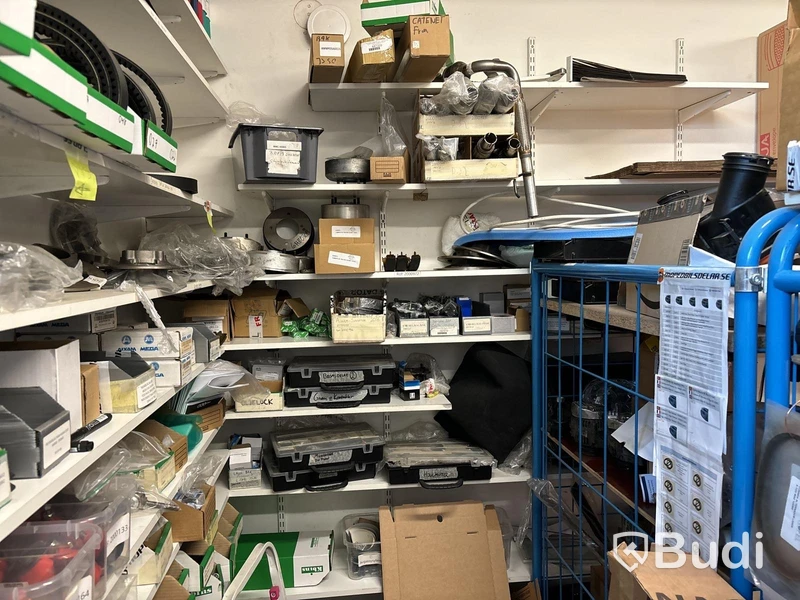 Reservdelslager mopedbilar, stort parti. - EXPORT