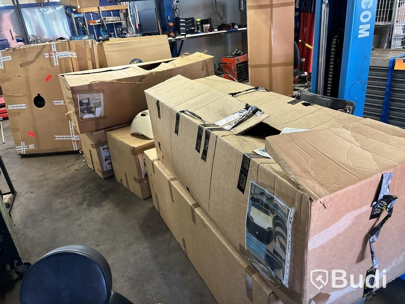 Reservdelslager mopedbilar, stort parti. - EXPORT