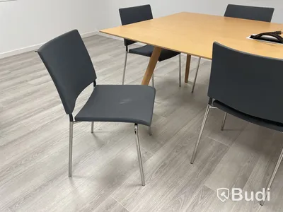 Konferensbord med 8 st. stolar