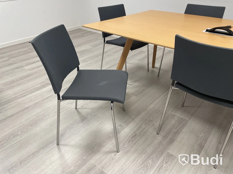 Konferensbord med 8 st. stolar