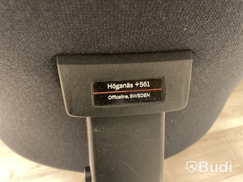 Höj- och sänkbart skrivbord med kontorsstol, hurts, 2 st. Samsung-skärmar och tangentbord