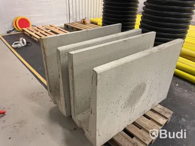 Parti med betongfundament